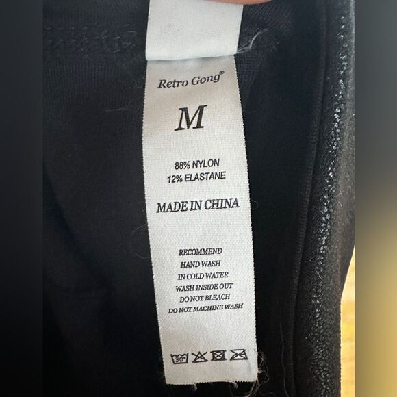 Retro Gong Black Shiny Leather leggings in M - Picture 7 of 13